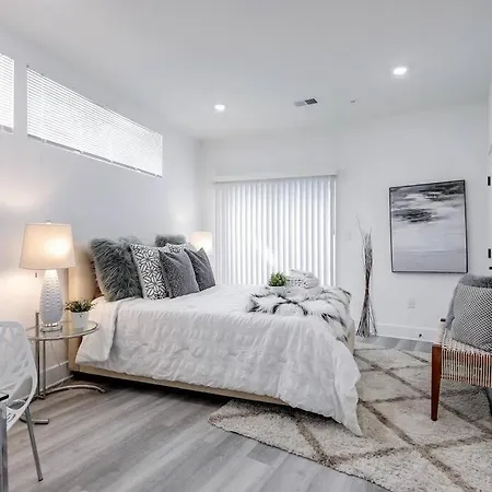 Brandnew Luxury Capitol Hill Apt! Near Free Trolly